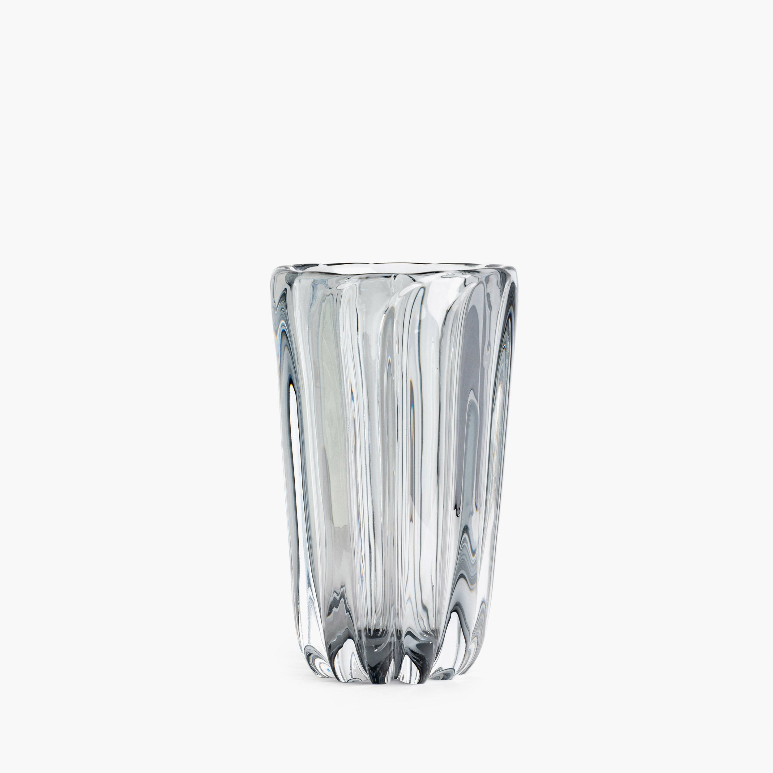 http://yaliglass.com/cdn/shop/files/YALI-FIORI-VASE-LIGHT-GREY-LARGE-5.jpg?v=1693210627