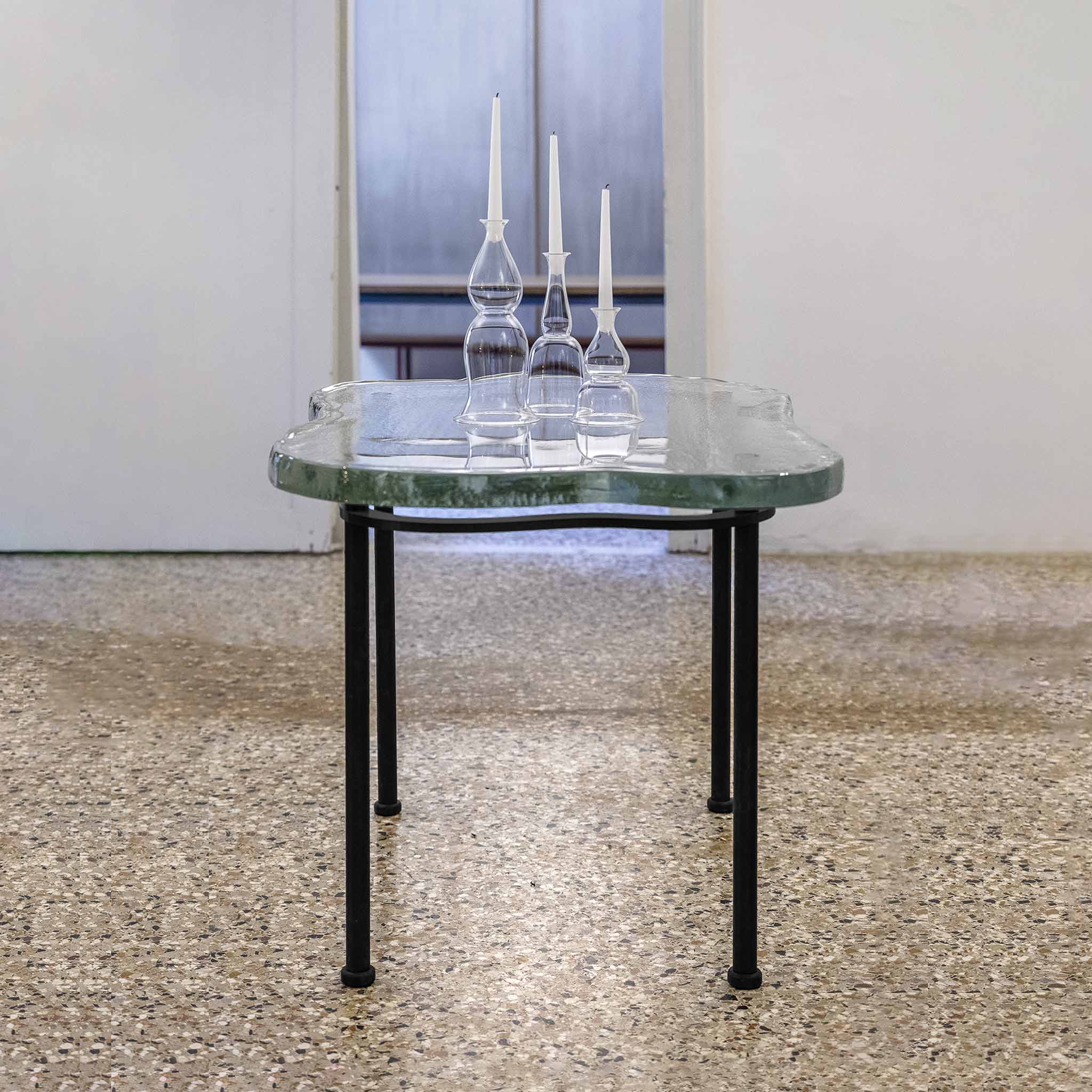 YALI ISOLA HIGH TABLE BLACK CLEAR