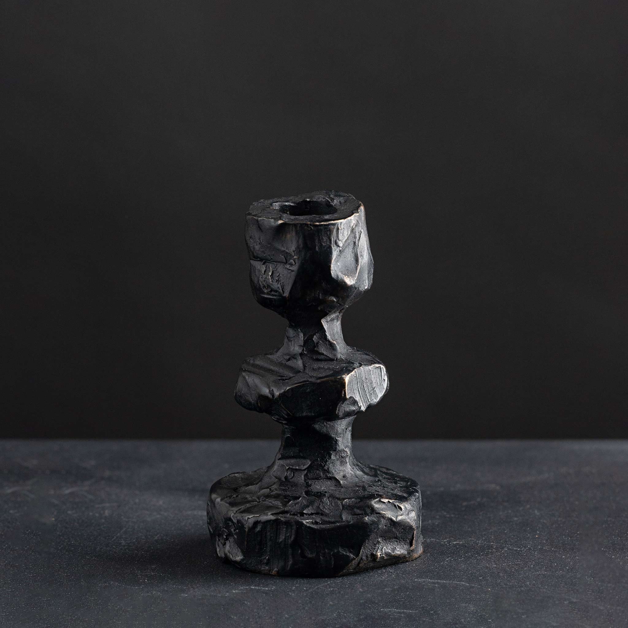 YALI FAMILY CANDLE STICK BLACK MEDIUM