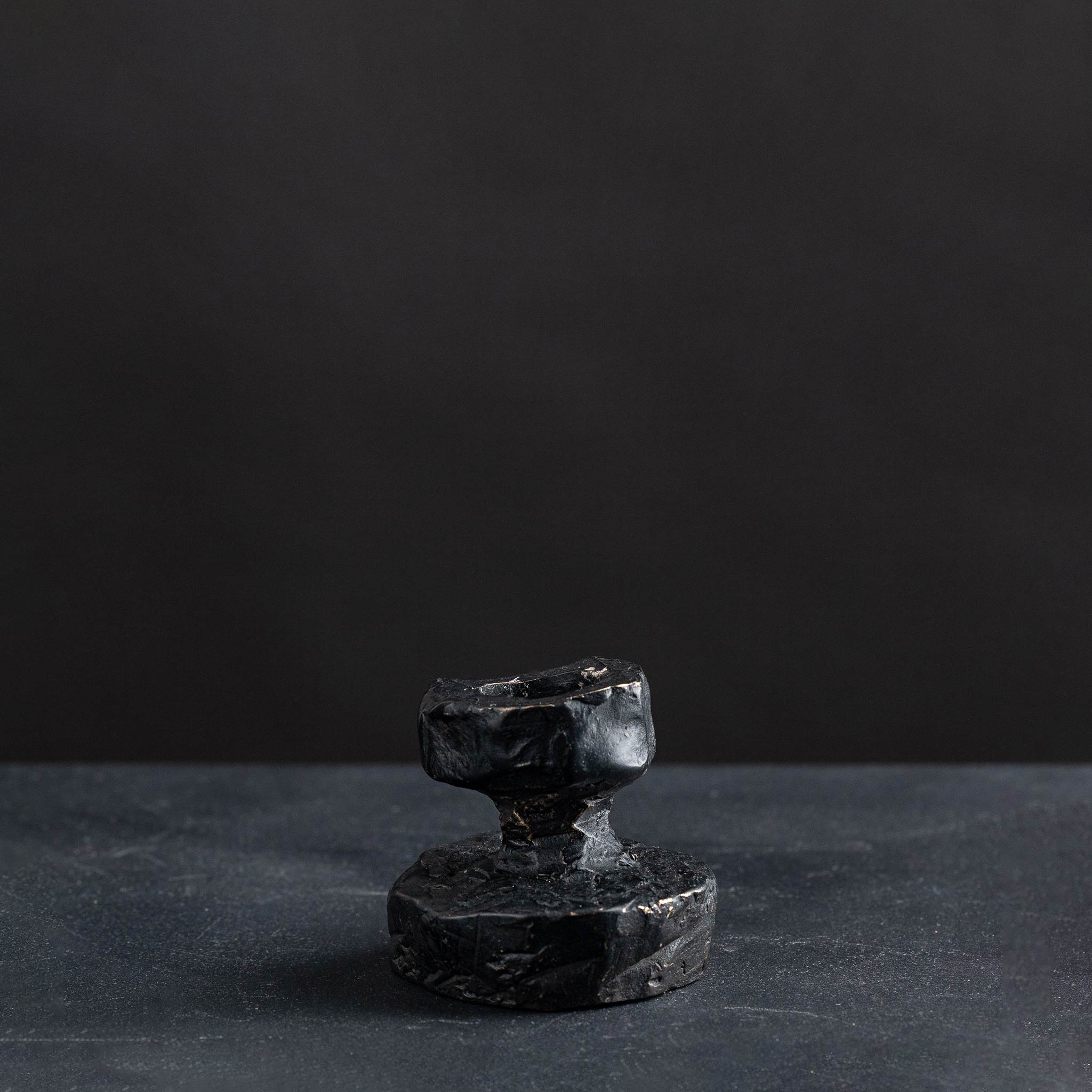 YALI FAMILY CANDLE STICK BLACK SMALL 